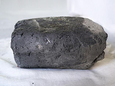 無水炮泥在高爐口的三大性能特點