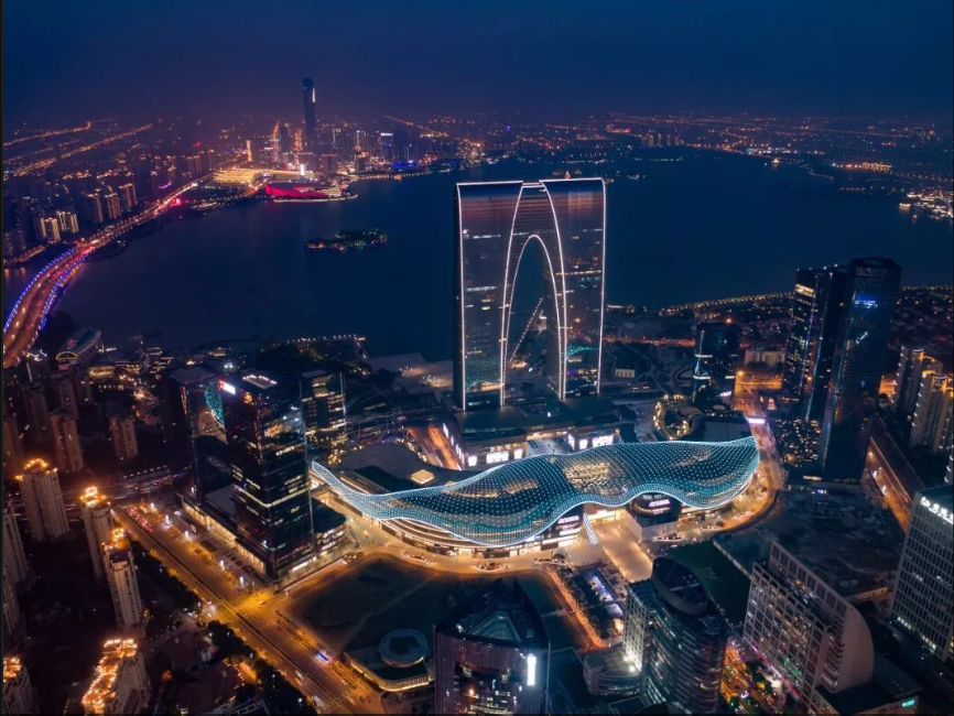 大连夜景照明工程：城市夜经济的璀璨画笔