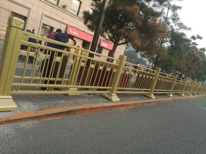 交通隔离护栏