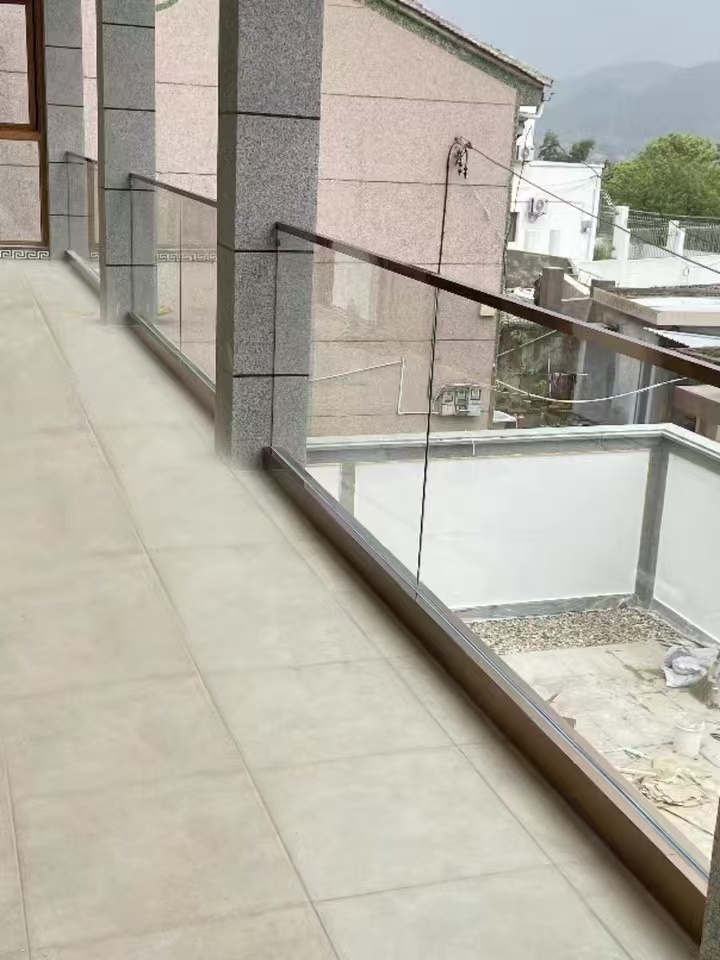 无框玻璃护栏