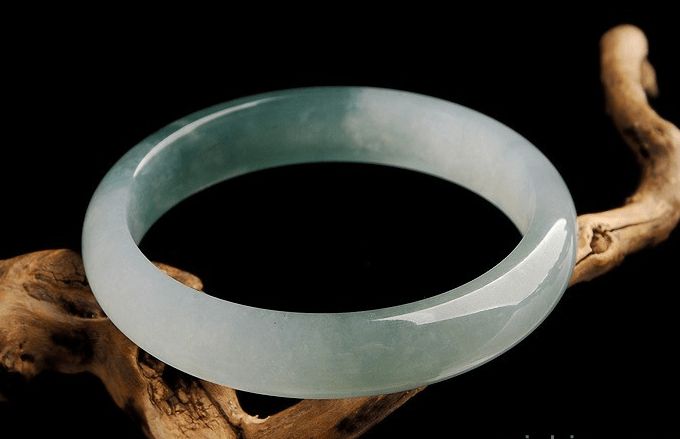 重庆翡翠玉石可在当铺免费鉴定