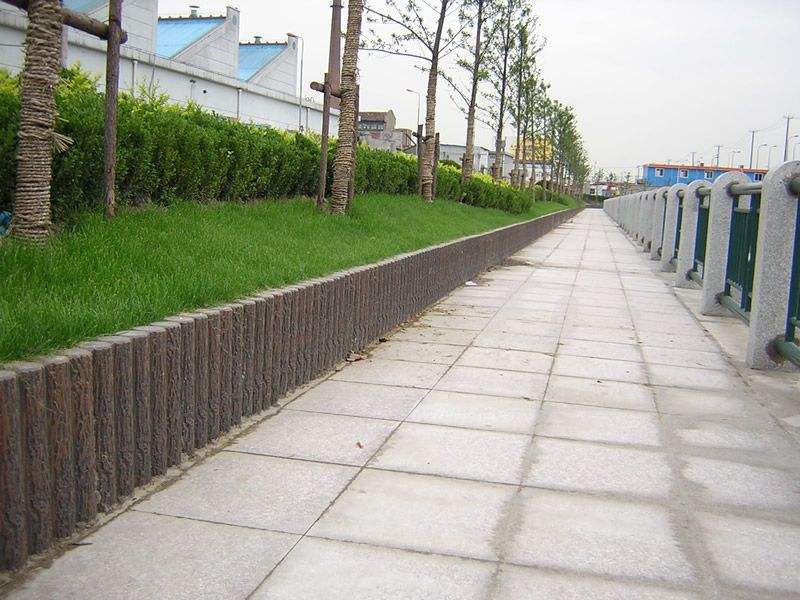 仿木桩
